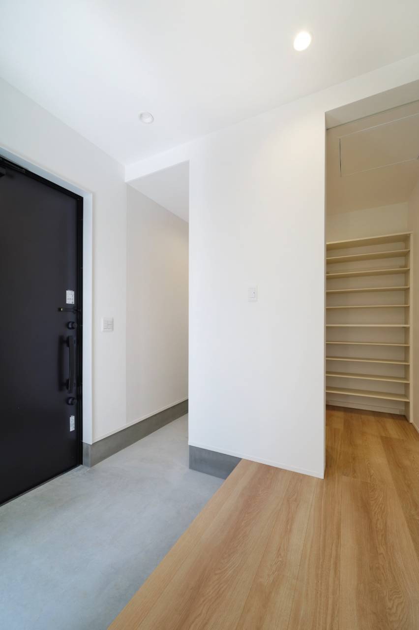 ゆとりある広さを確保した玄関